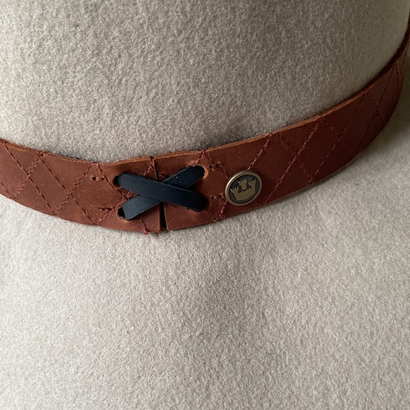 Goorin Bros. Light Tan Felted Wool Ladies Hat, Leather Band, Medium - Picture 2 of 12